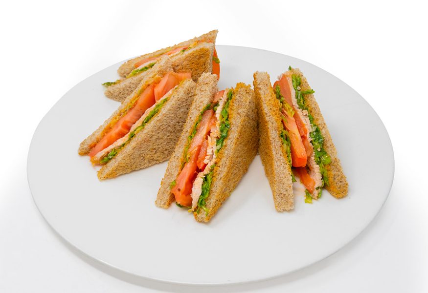 Sandwich di tacchino, lattuga e pomodoro