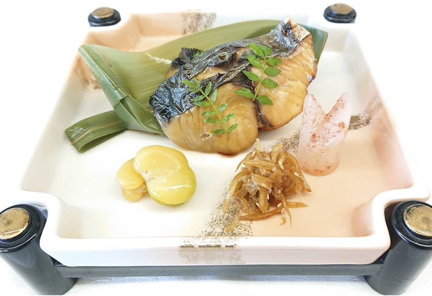 PANINI BAO AL VAPORE CON SGOMBRO GRIGLIATO IN STILE YUAN