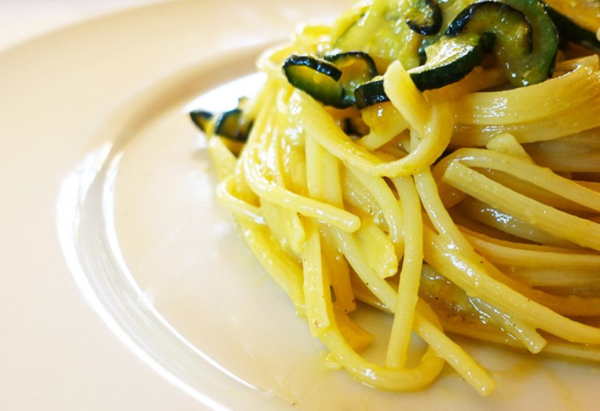 Bavette pasta with a courgette carbonara