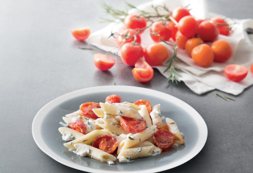 Penne con pomodorini appassiti ed erbe aromatiche