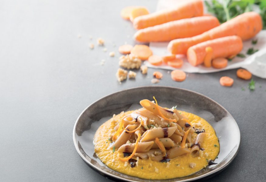 Penne integrali con crema di carote e aceto balsamico