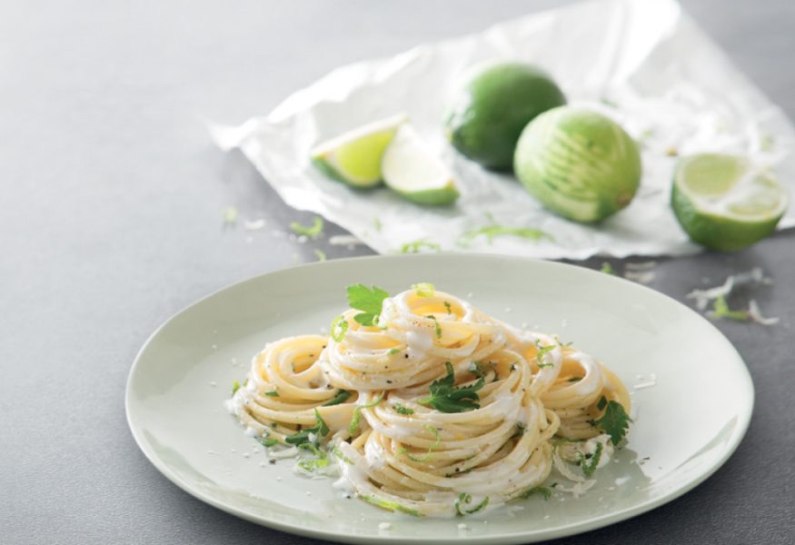 Spaghetti con crema di Parmigiano Reggiano e lime