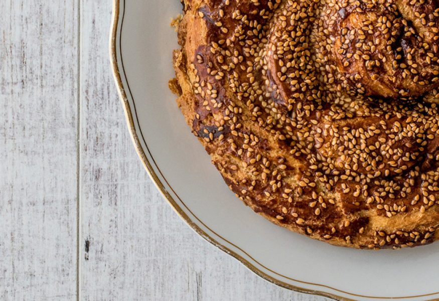 Tahini rolls con cannella e cardamomo