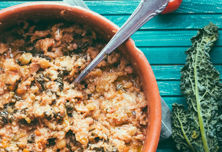 Zuppa di pane, cavolo nero e cipolle